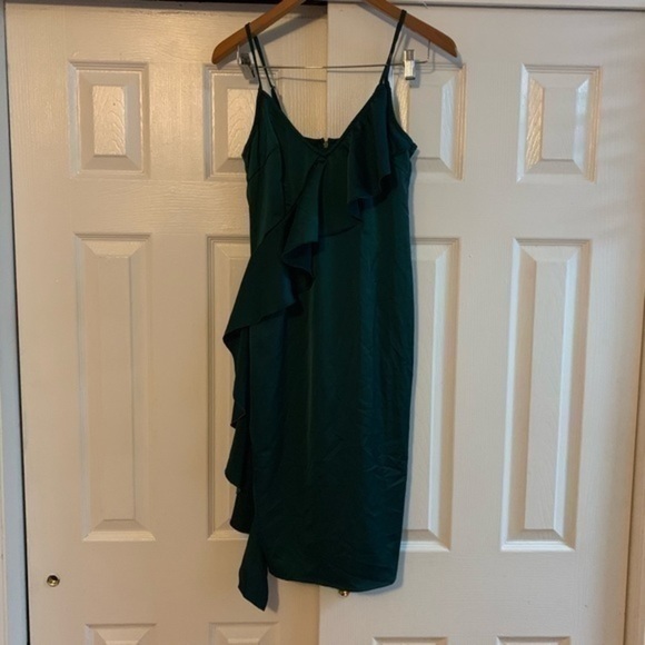 Nasty Gal Emerald Green Ruffle Midi Dress size 6 - Picture 4 of 8